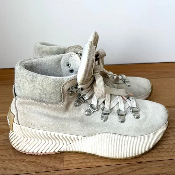 Sorel Women's Out 'N About Conquest Boots - Chalk/Sea Salt - Picture 4 of 8